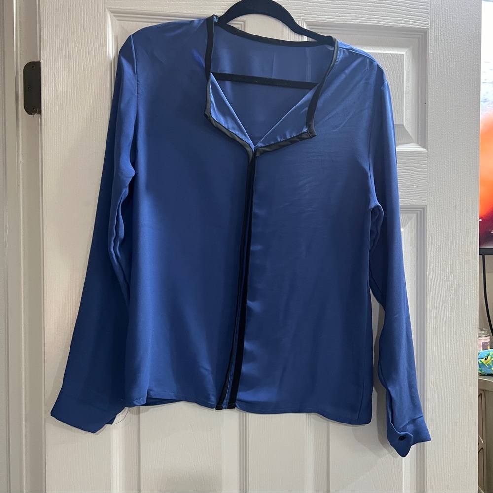Women’s Shirt Size m